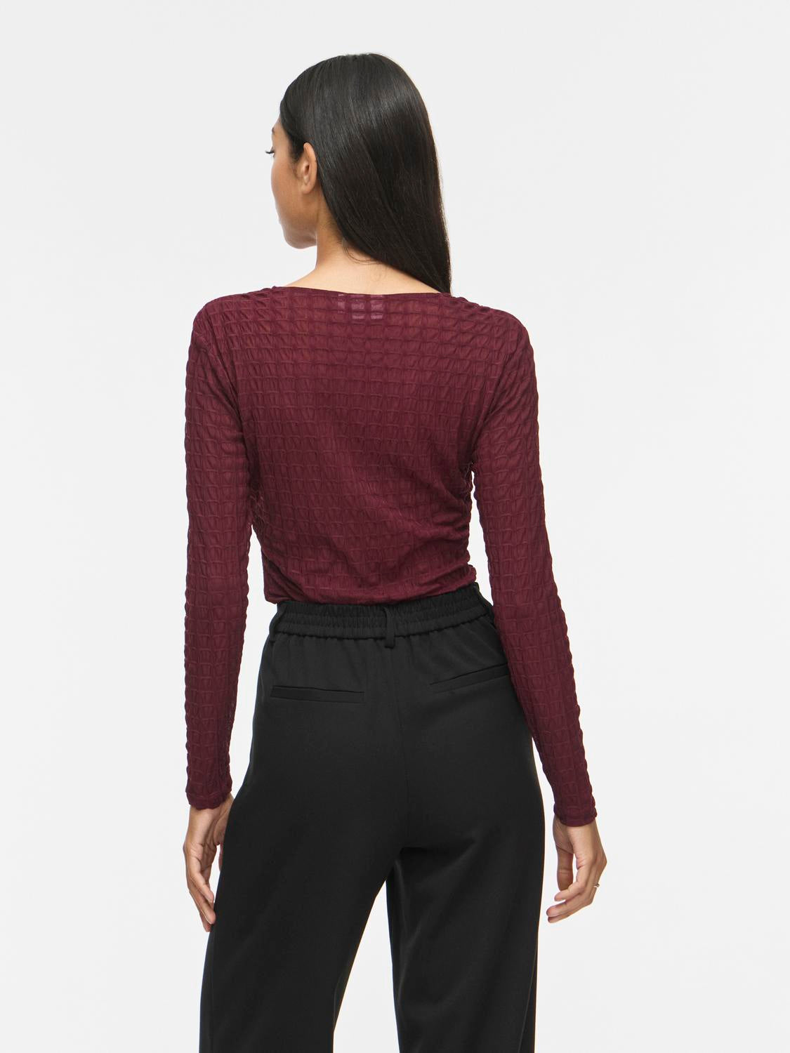 model_shot-back